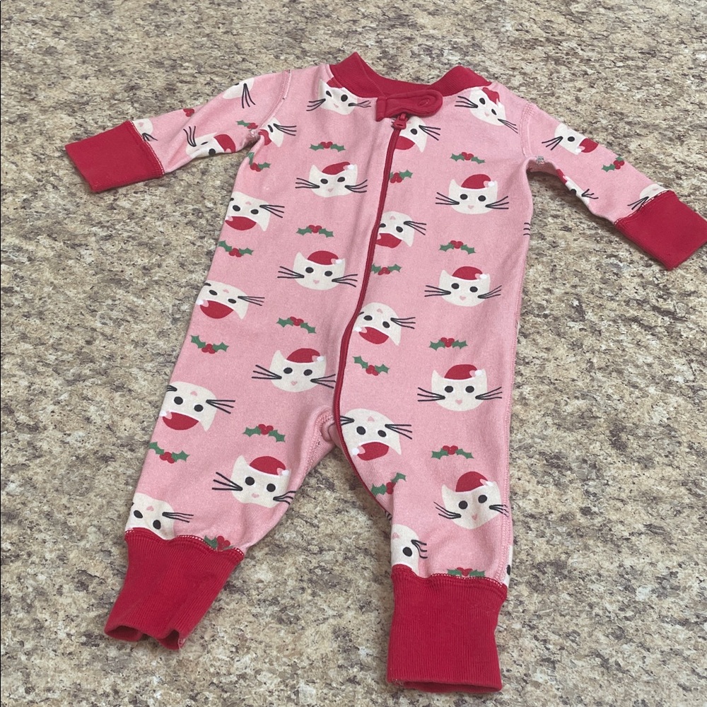Hanna Anderson Organic Cotton Sleeper. Size 0-6 months. Pink Holiday Cat . EUC